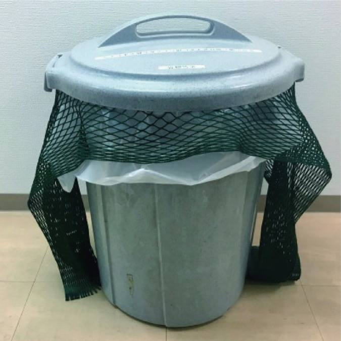 ゴミ箱にデオプラスト!